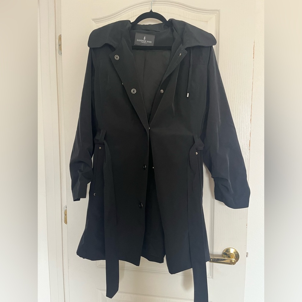 London fog jacket.  Black. Tie waist. Snaps. Pockets on each side.  XL
